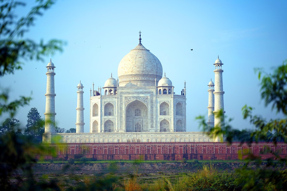 Taj Mahal Sunrise Tour With Private chauffeur– A Magical Early Morning Experience
